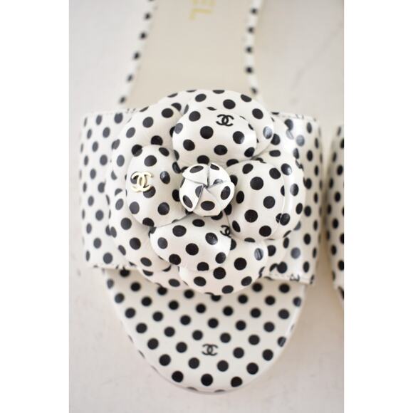 Chanel 24P Black White Camellia Flower Polka Dot CC Logo Mule Slide Sandal 38 - Picture 10 of 15